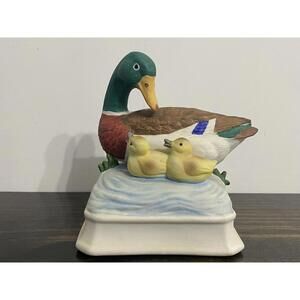 Vintage Gorham Made in Japan Duck and Ducklings Musical Figurine